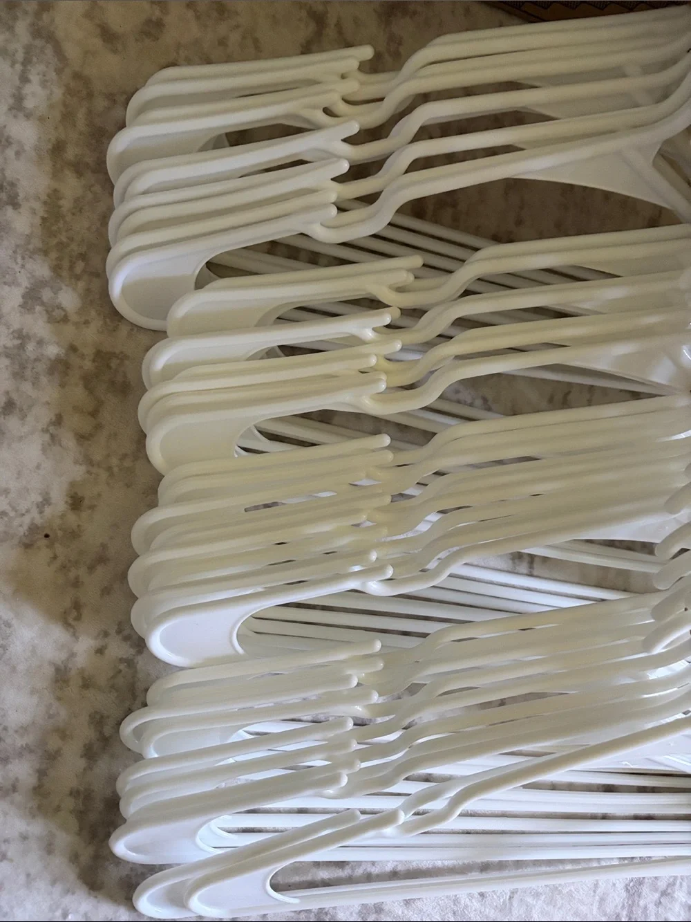 Set of 40 White Plastic Clothes Hangers - Multipack